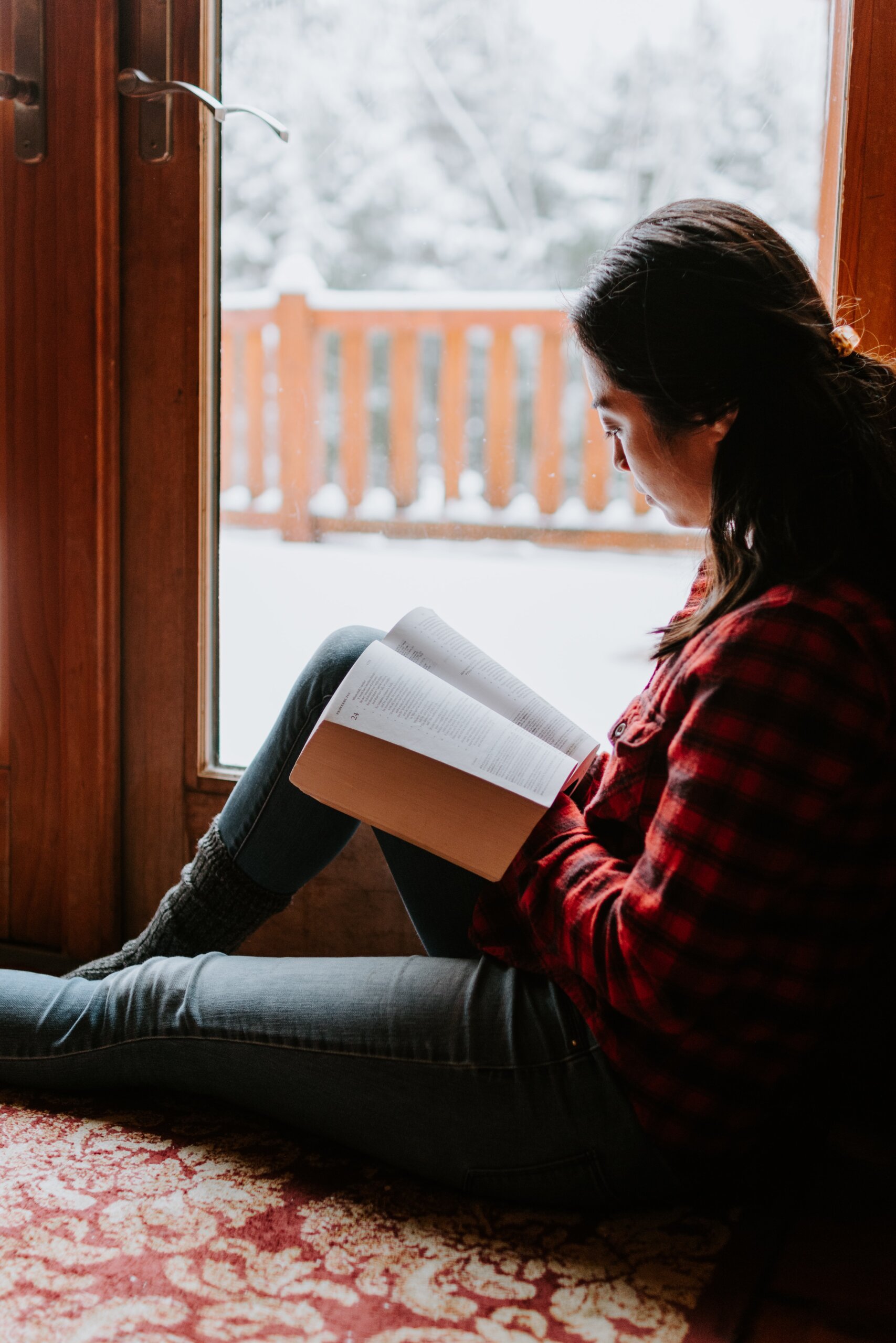 5 ways to help your teen develop good Bible study habits